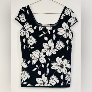 Philosophy Republic Black Floral Knit Short Sleeve Top Size Small , New With Tag